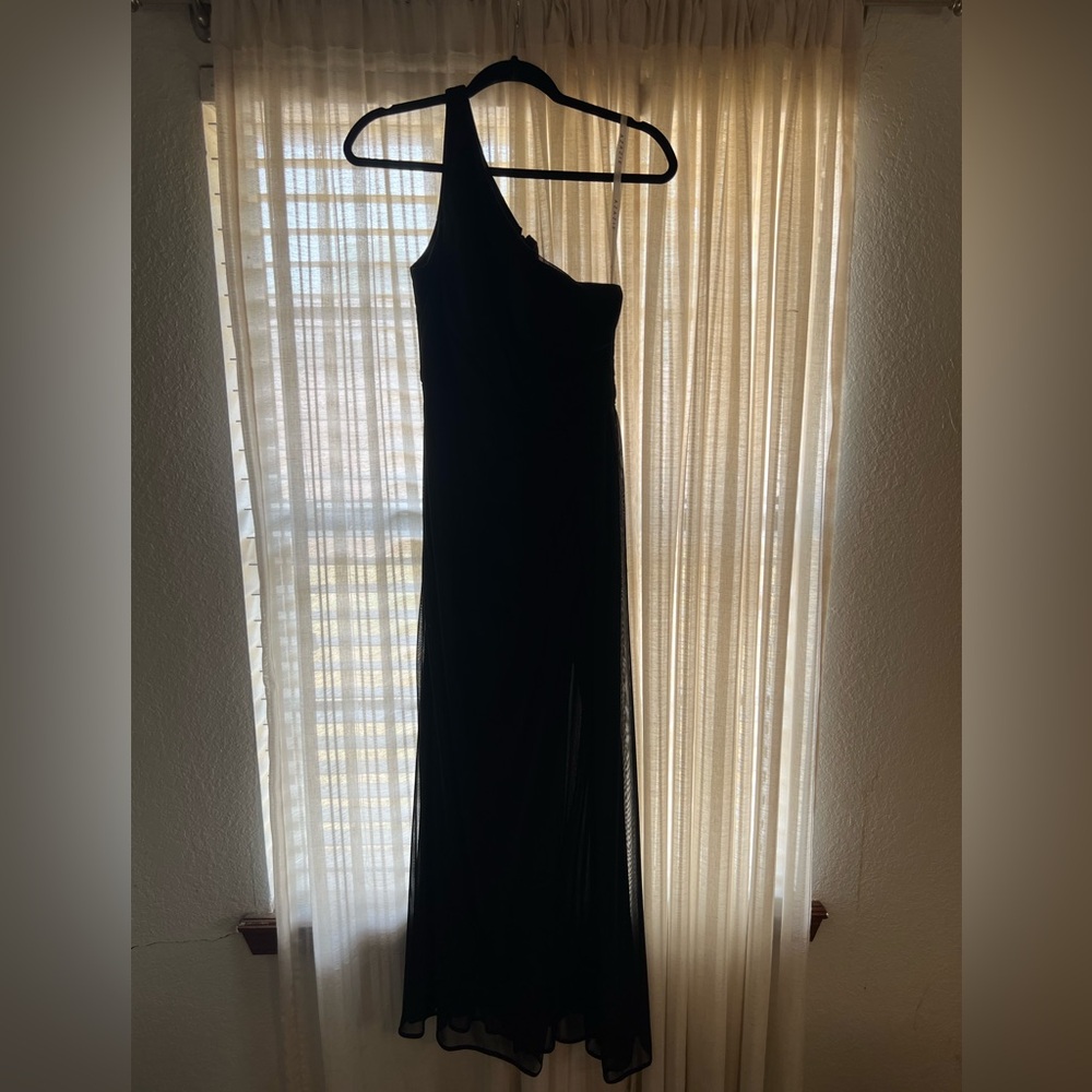 Elegant Black One-Shoulder Dress